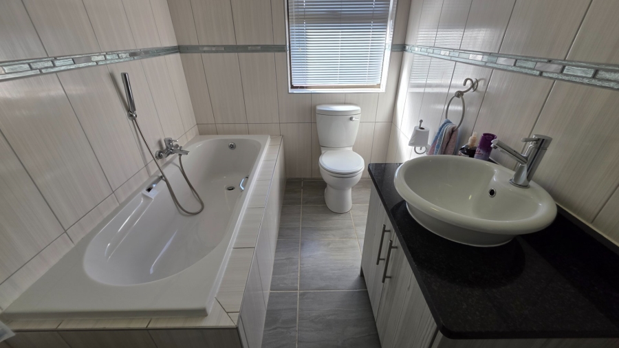 3 Bedroom Property for Sale in Seemeeu Park Western Cape